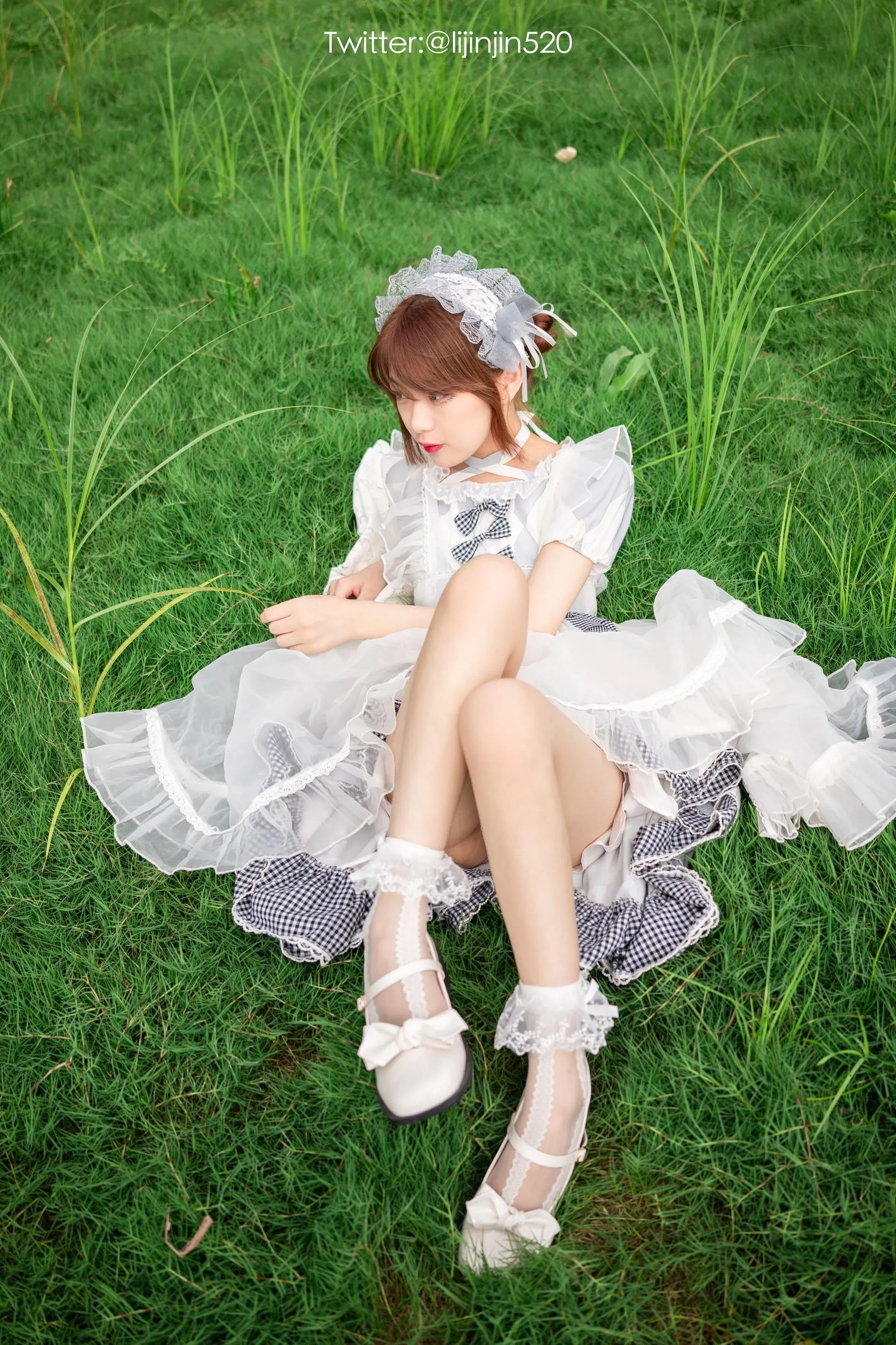 梨瑾瑾 – NO.13 草地 [22P]插图9